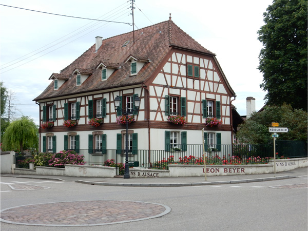 Eguisheim village roundabout